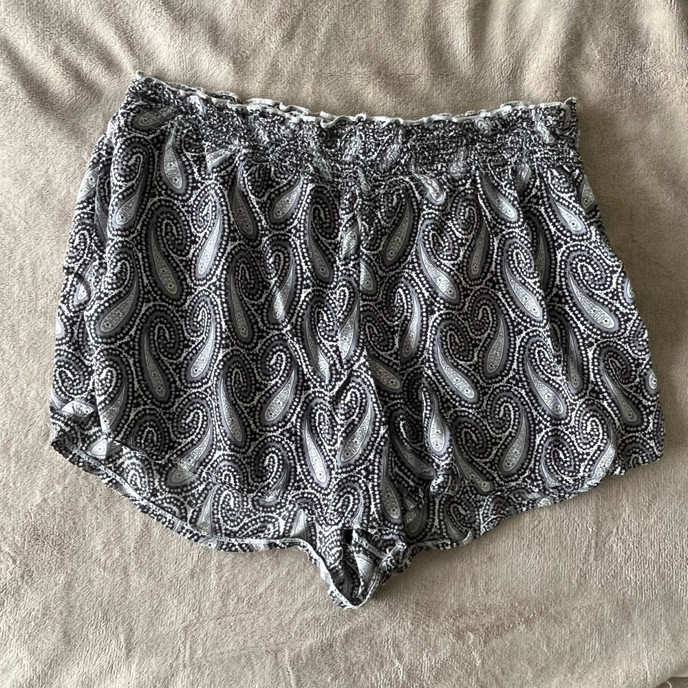 Brandy Melville paisley shorts
